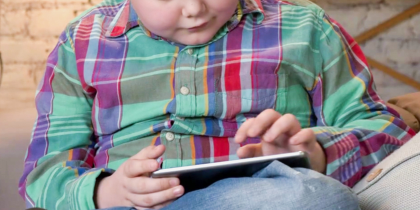 Cibo spazzatura e social, come iniziare a combattere l’obesità infantile